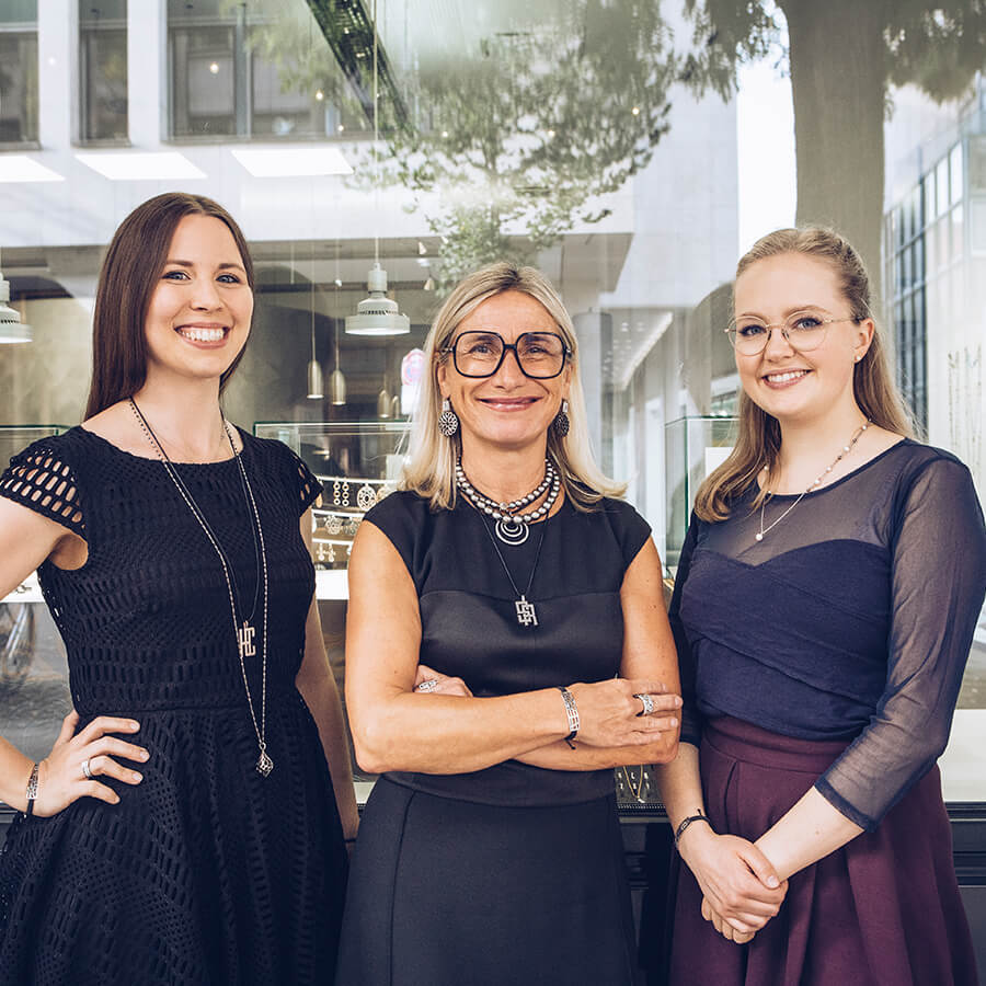 Ruth Sellack mit ihrem Team Claudia und Jette