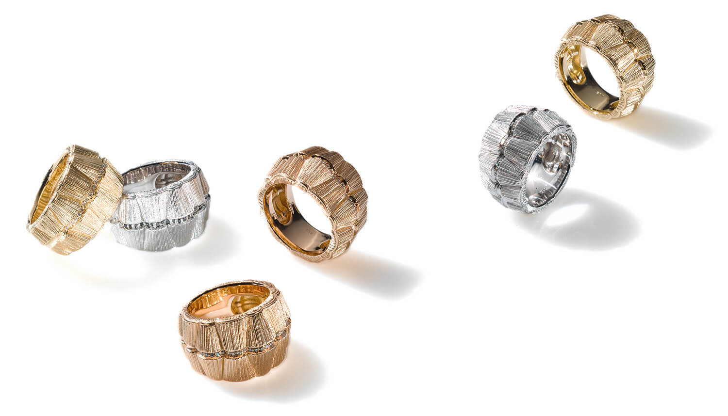 Ring-Kollektion Mystère gearbeitet in Gelb-, Weiß- oder Roségold besetzt mit Brillanten.